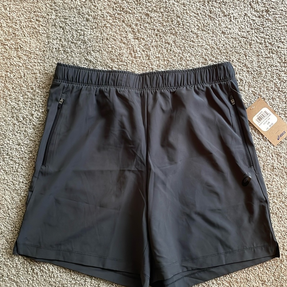 ASICS Men’s training shorts size large